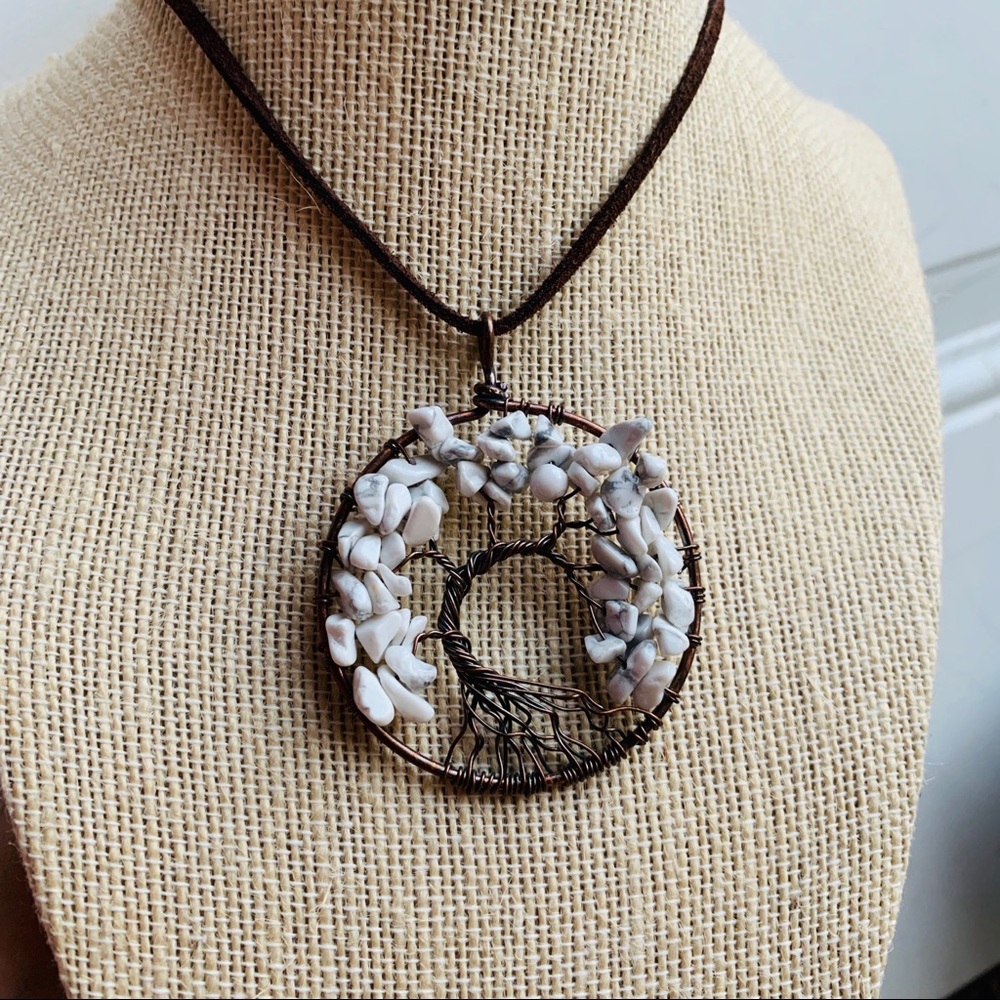 Howlite Gemstone Tree Of Life Pendant Necklace - Picture 4 of 7